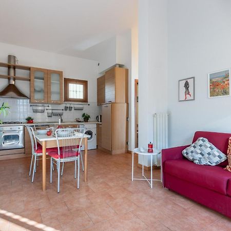 Four Shades Of Pisa Apartments Esterno foto